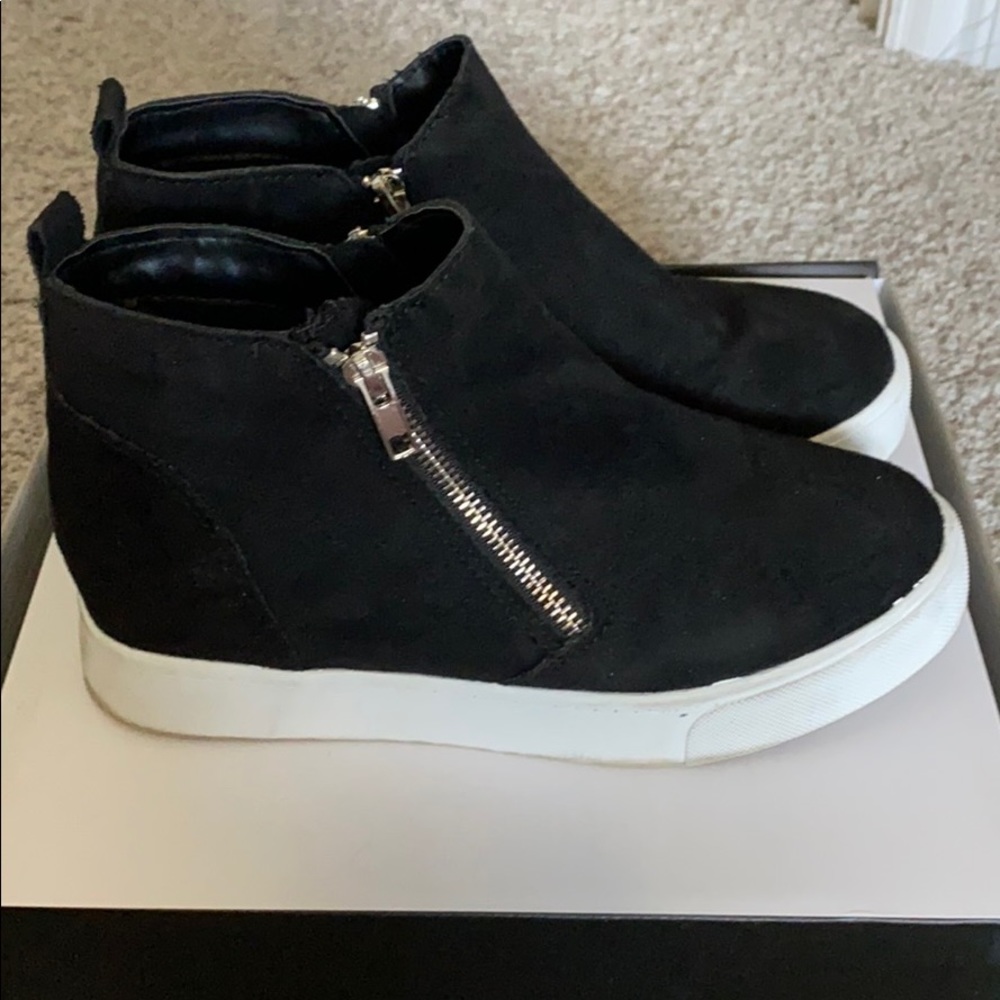 Black Hi-top Zip Up Casual Shoes